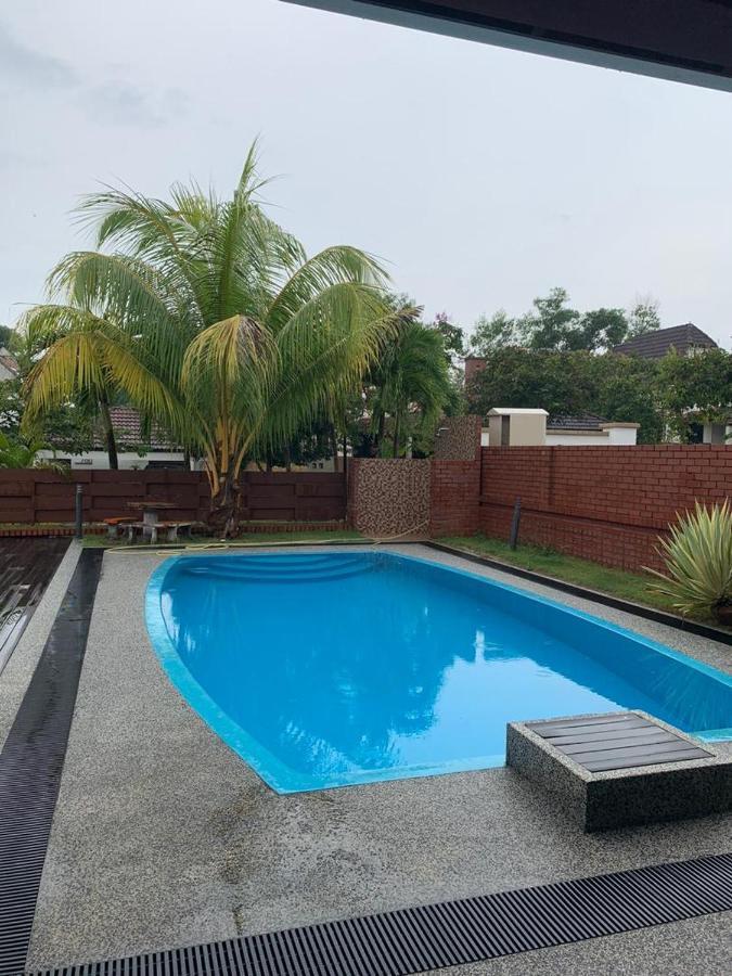 Villa With Private Swimming Pool Malacca Exterior foto